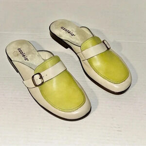Azaléia Shoes Size 8.5 Slip On Flat Leather Upper Buckle Detaial Green Cream